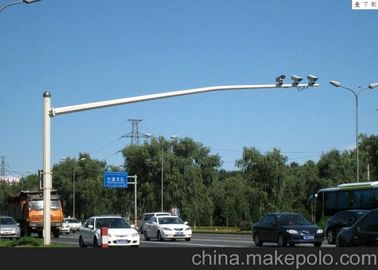 China galvanisierte Länge Fahrstraßen-helle Pole-Straßenlaterne-Polen 7m des Kreuz-10m Arm fournisseur