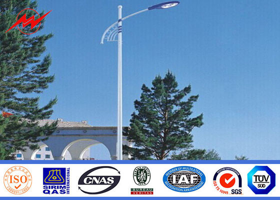 Multi mit Seiten versehene Solarstraßenlaterne-Pole-Straßenlaterne im Freien Pole mit 2M Querarm