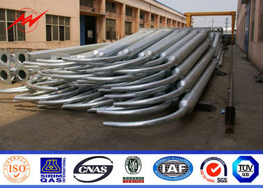 Galvanisiertes einarmiges der Straßenlaterneq235 Polen mit dem 3M-Längen-konischen hellen Arm
