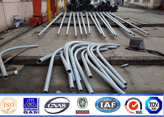 Stahl Pole des heißes Bad-galvanisierter doppelter Arm-Q345 für Straßenlaterne