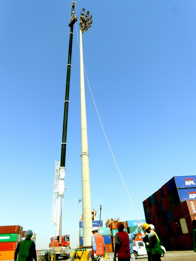 6-15m galvanisierter hoher Stahlmast heller Pole, Lichtmast im Freien für Damman-Seehafen 1